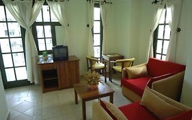May Garden Club Hotel Отпуск
